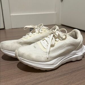 ALO Yoga Cream Sneakers for Women
